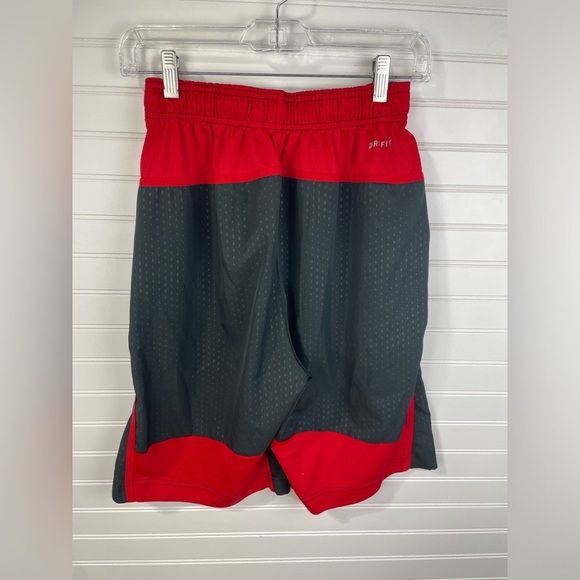 Nike Gray & Red Raiders NFL Basketball Athletic Shorts Size Small Men’s - Picture 3 of 10